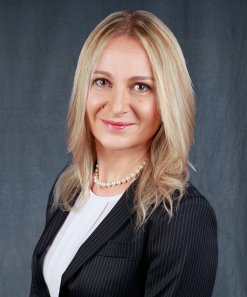 Annie Dolmadjian - Pedersen and Partners Executive Search